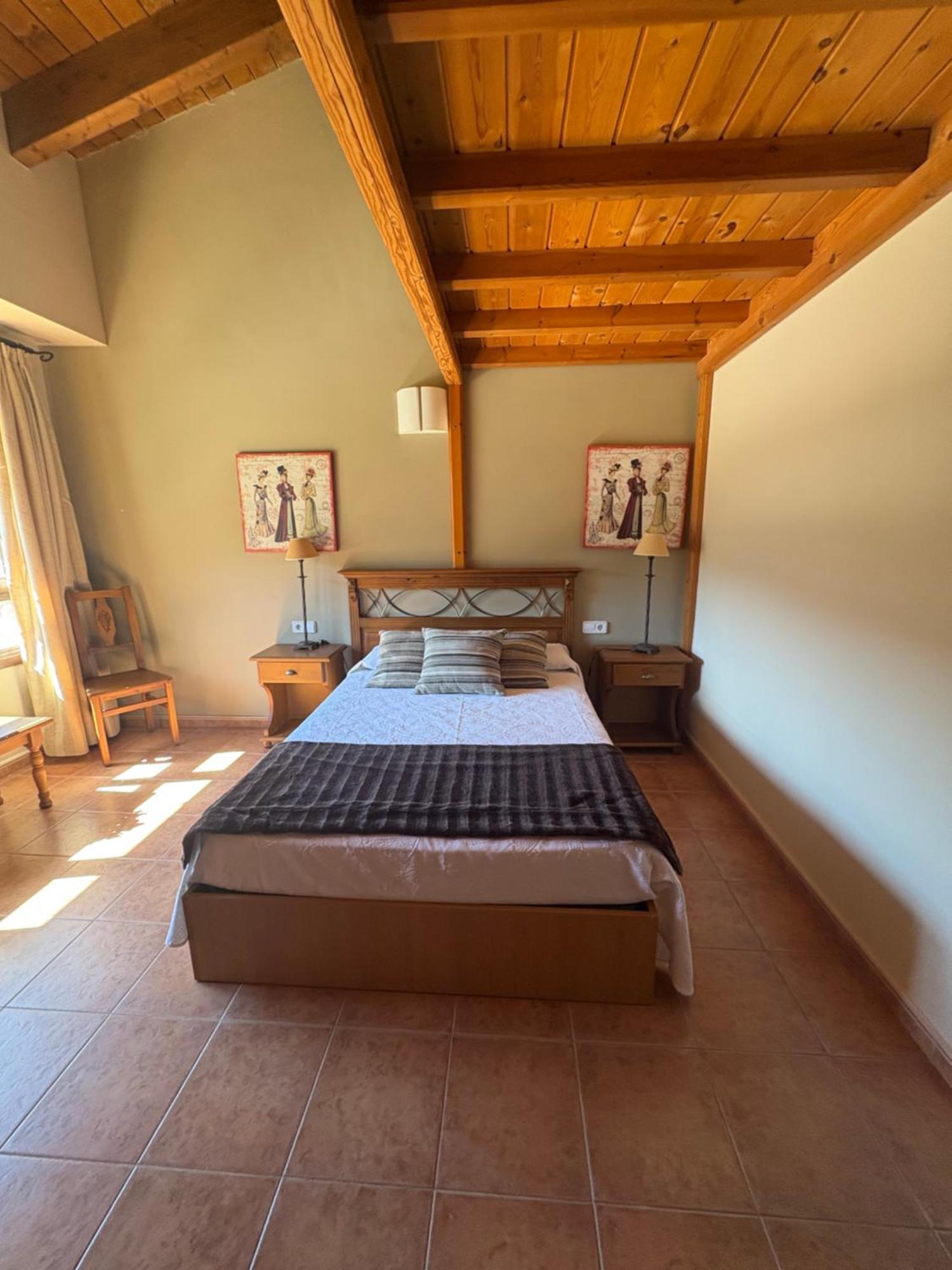 Hotel Guara Inluka Las Almunias Ruang foto