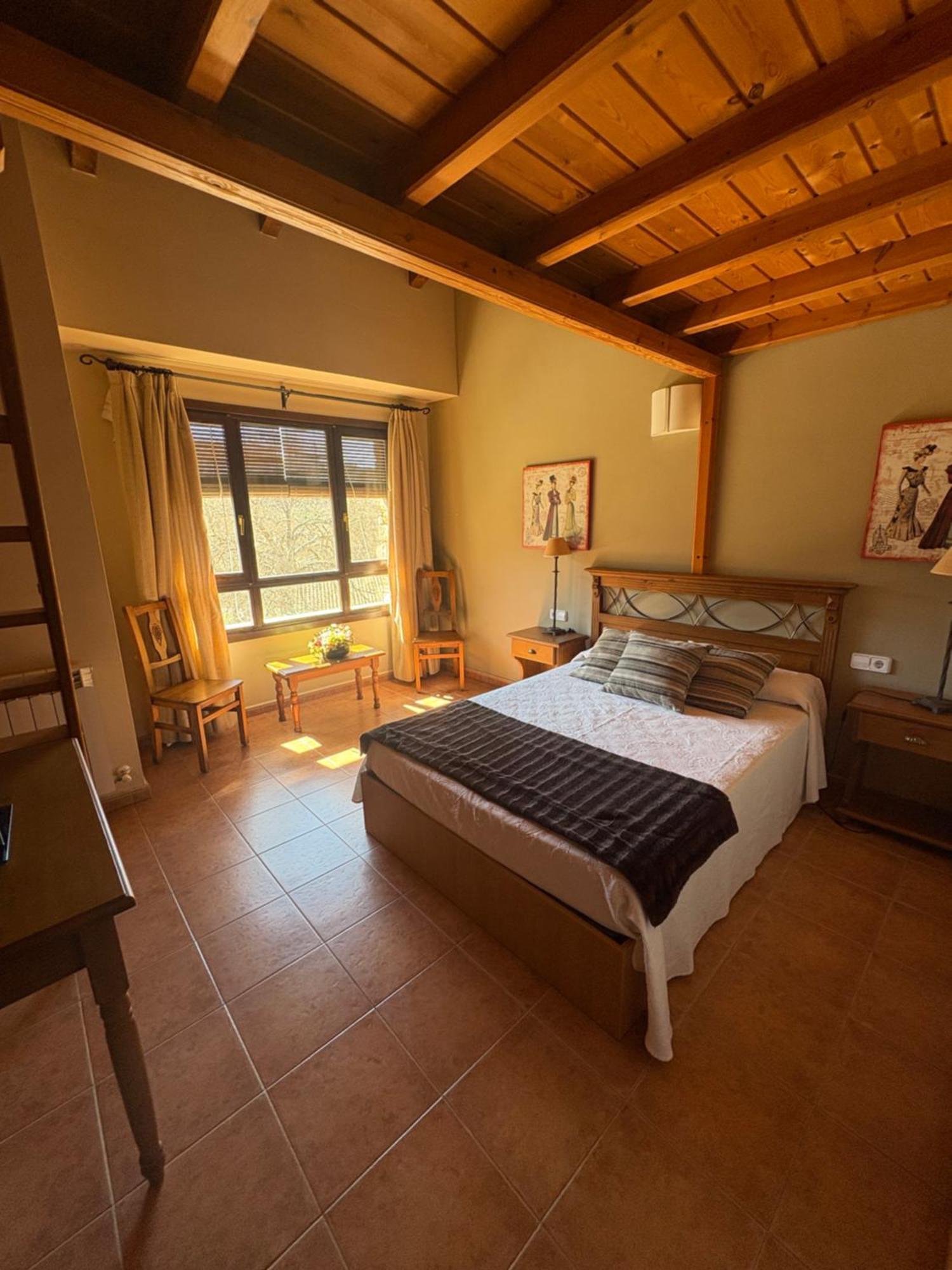 Hotel Guara Inluka Las Almunias Ruang foto