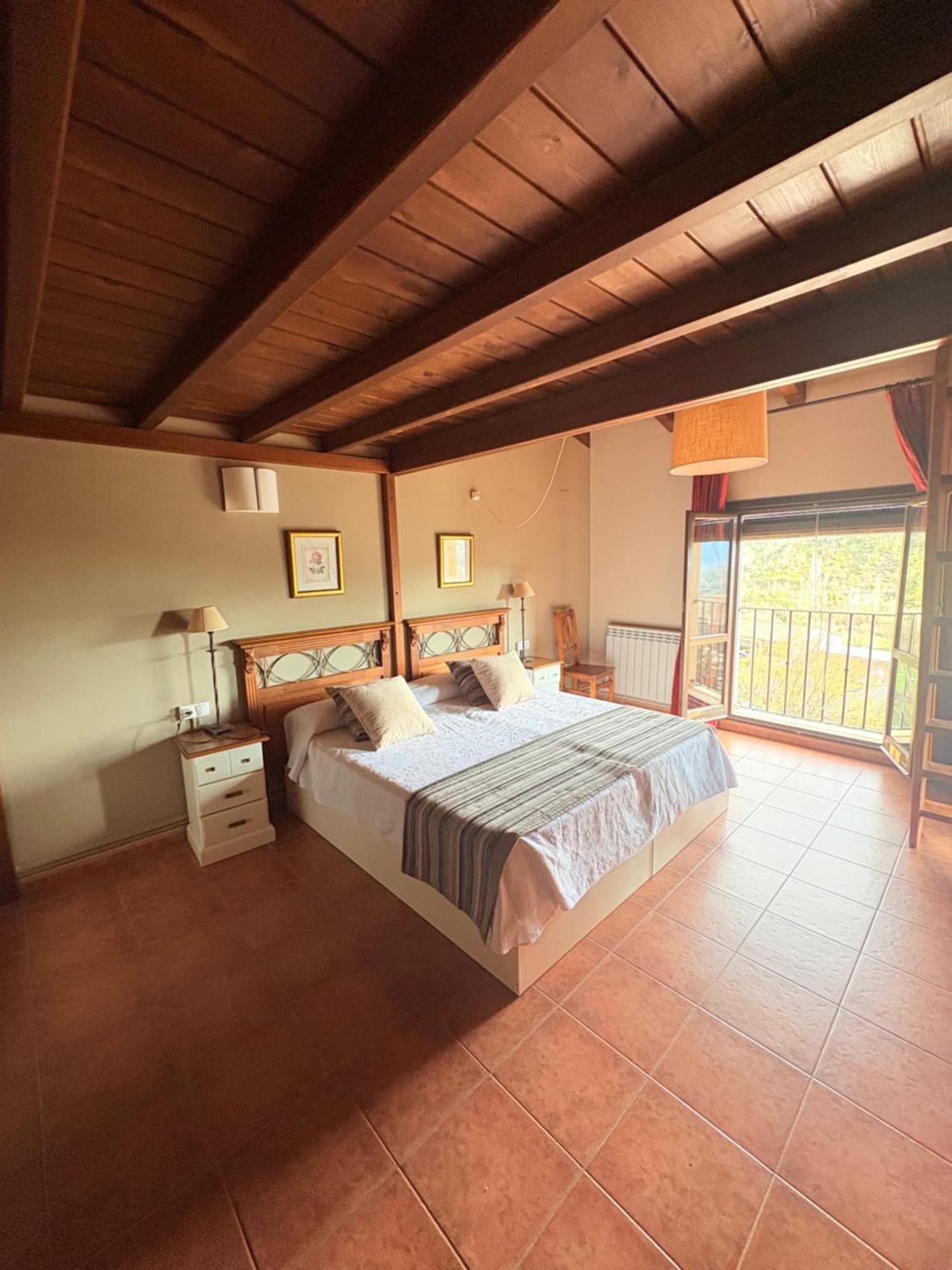 Hotel Guara Inluka Las Almunias Ruang foto