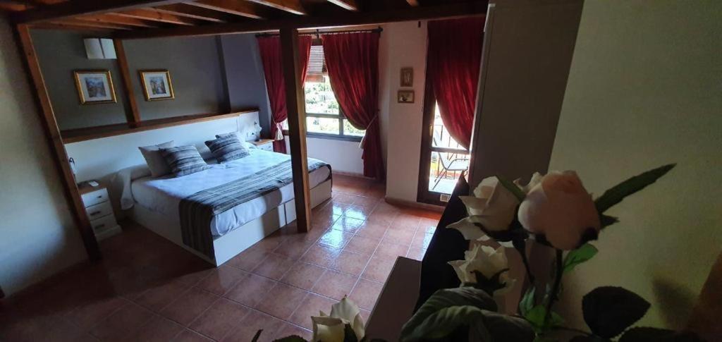 Hotel Guara Inluka Las Almunias Ruang foto