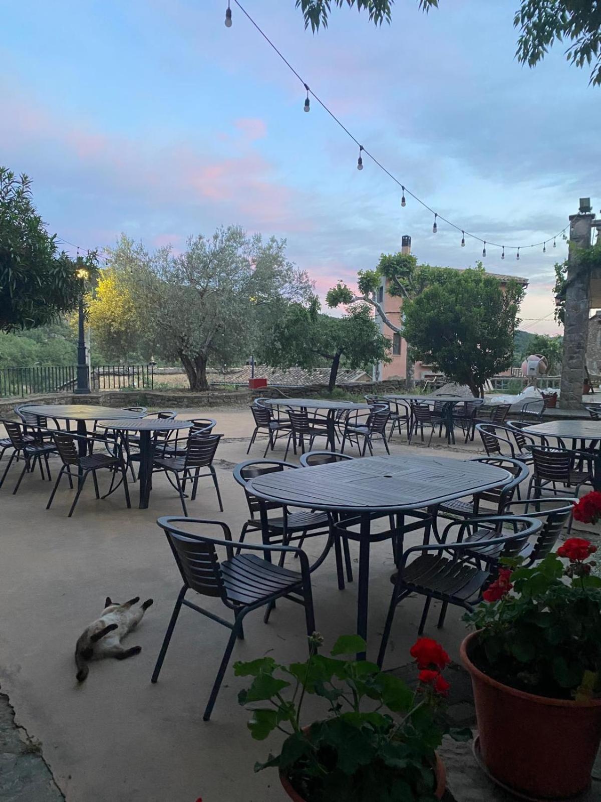 Hotel Guara Inluka Las Almunias Bagian luar foto