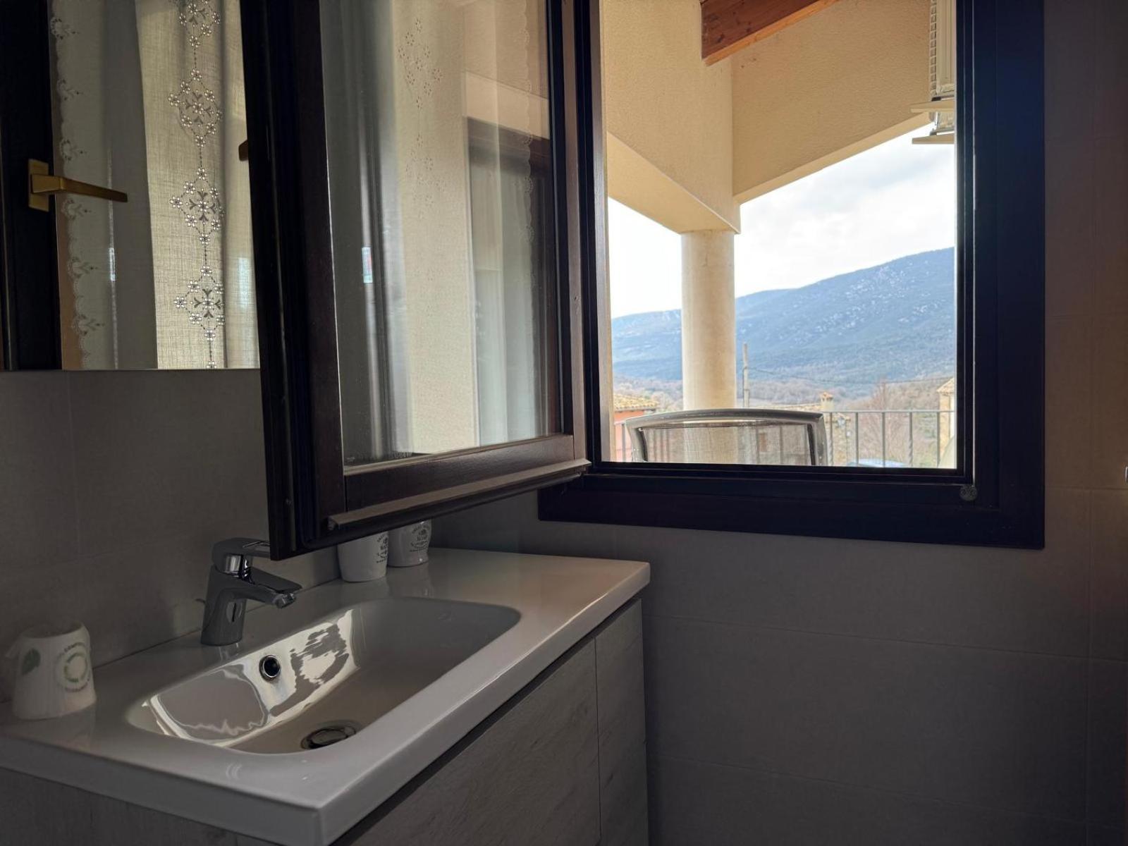 Hotel Guara Inluka Las Almunias Bagian luar foto
