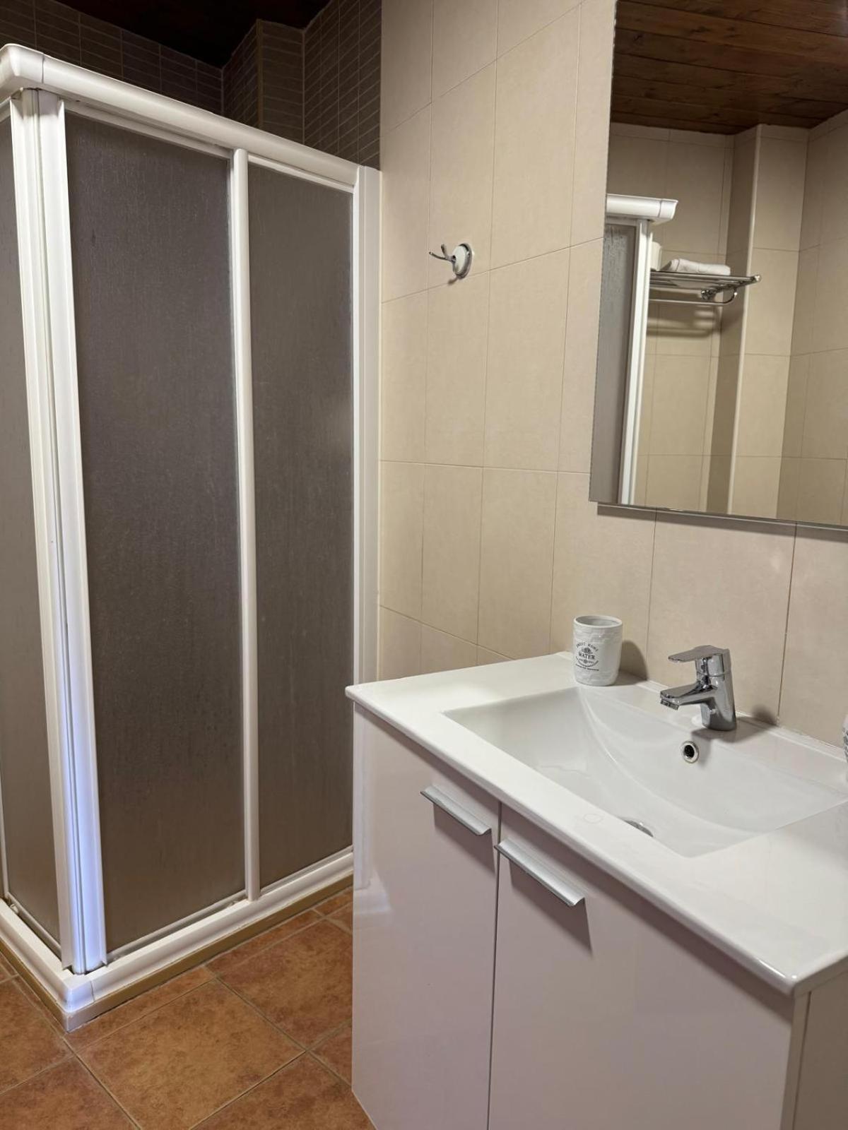 Hotel Guara Inluka Las Almunias Ruang foto